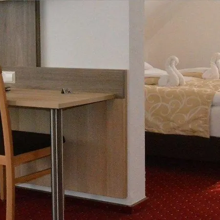 Wellness Garni Krone 4* 바이에르스브론