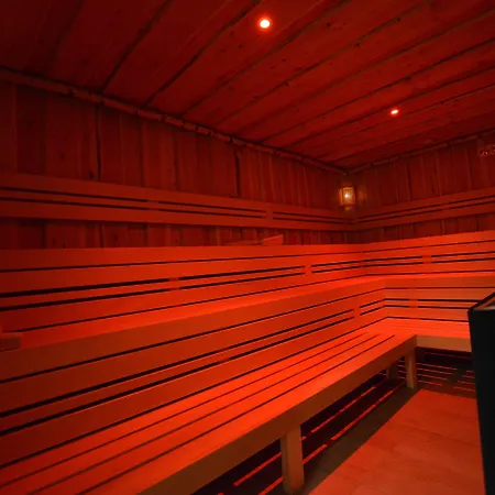 Hotel Wellness Garni Krone 4*