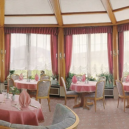 Wellness Garni Krone מלון 4*