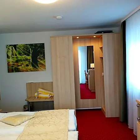 Отель Wellness Garni Krone 4*