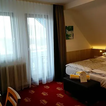 Wellness Garni Krone Отель Байрсброн