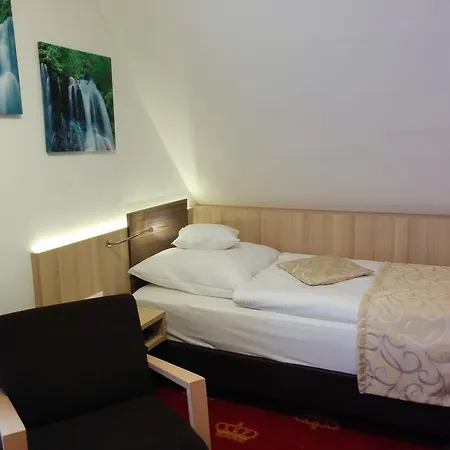 מלון Wellness Garni Krone 4*