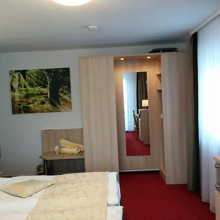 מלון Wellness Garni Krone 4*